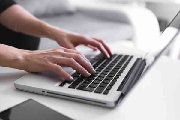 © astrosystem - stock.adobe.com Laptop